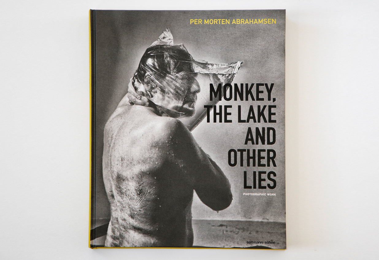 Per Morten Abrahamsen, review, photography,  om fotografi, foto bog, the lake and other lies 